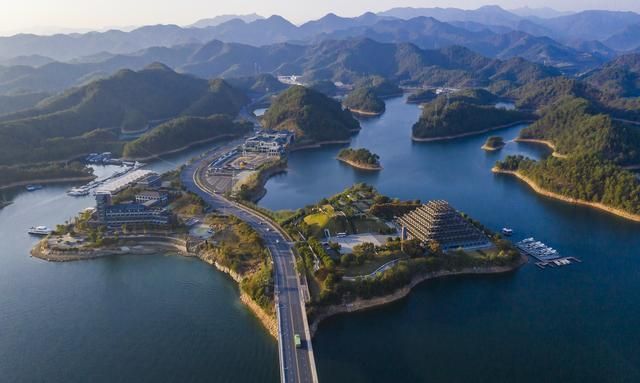 {賭馬}(千岛湖旅游必去的景点 知乎)